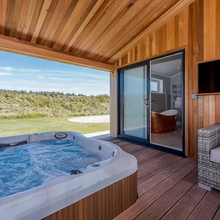 منتزه العطل Landal North Lakes *